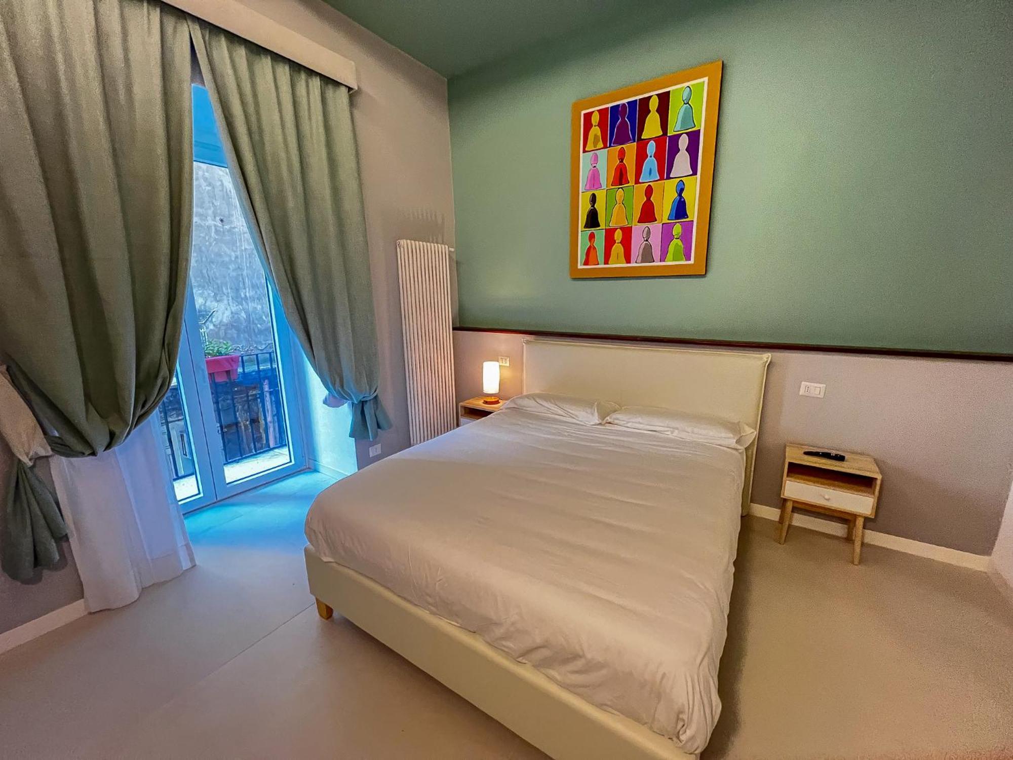 Bed & Breakfast Spaccanapoli 56 Экстерьер фото